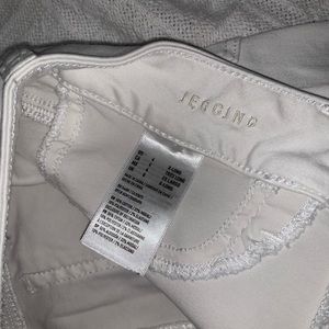 American Eagle white jeggings